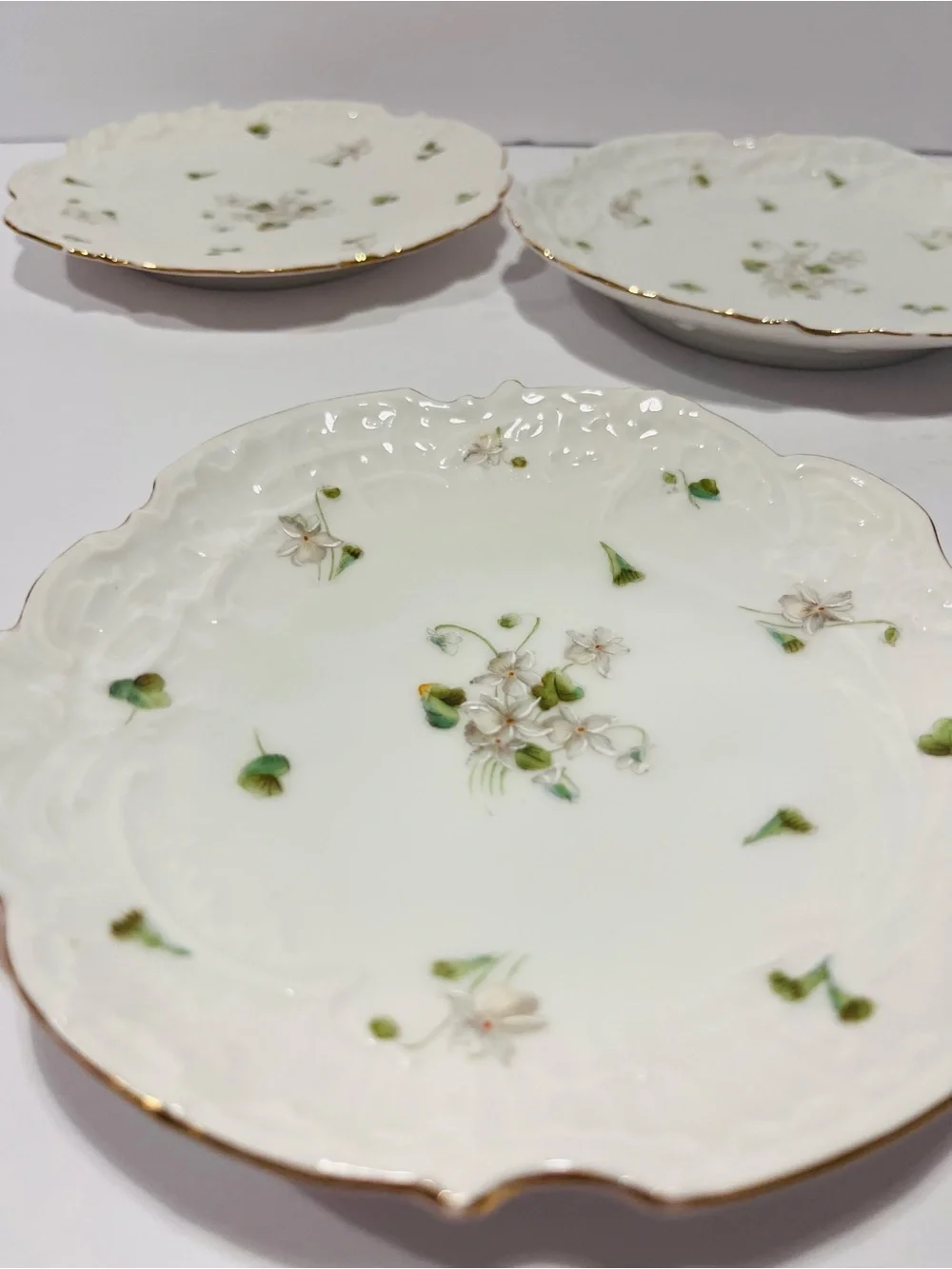 Antique Victoria Carlbad Austria 1890’s Set of 3 Porcelain Plates Hand Painted